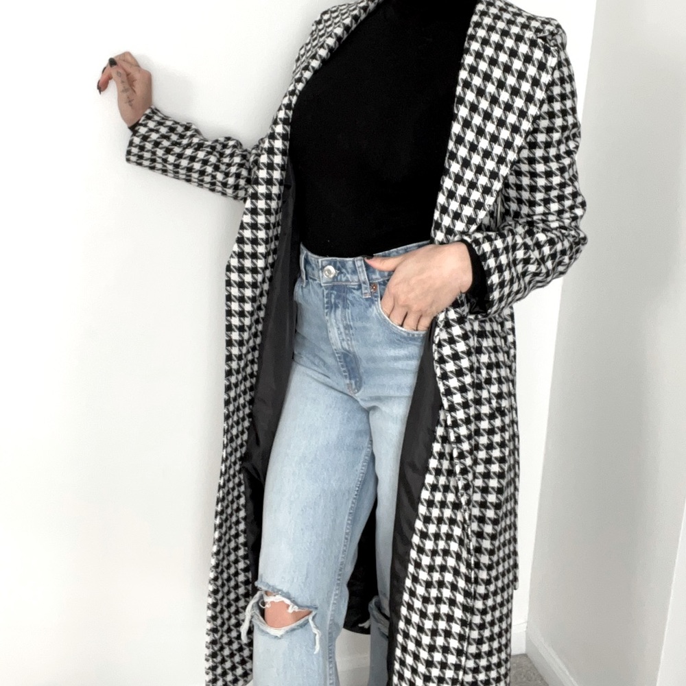 Black and white hounds tooth wrap coat